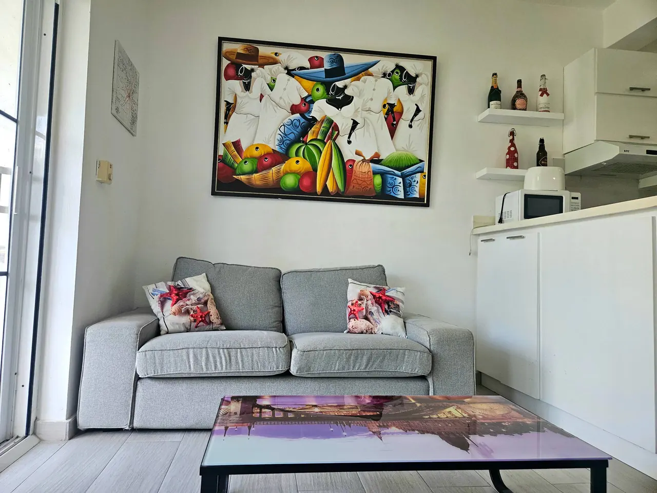 Alma, solo adultos: Salón