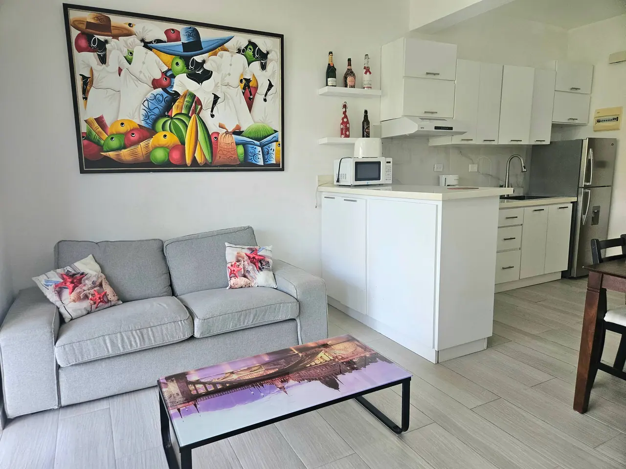 Alma, solo adultos: Salón