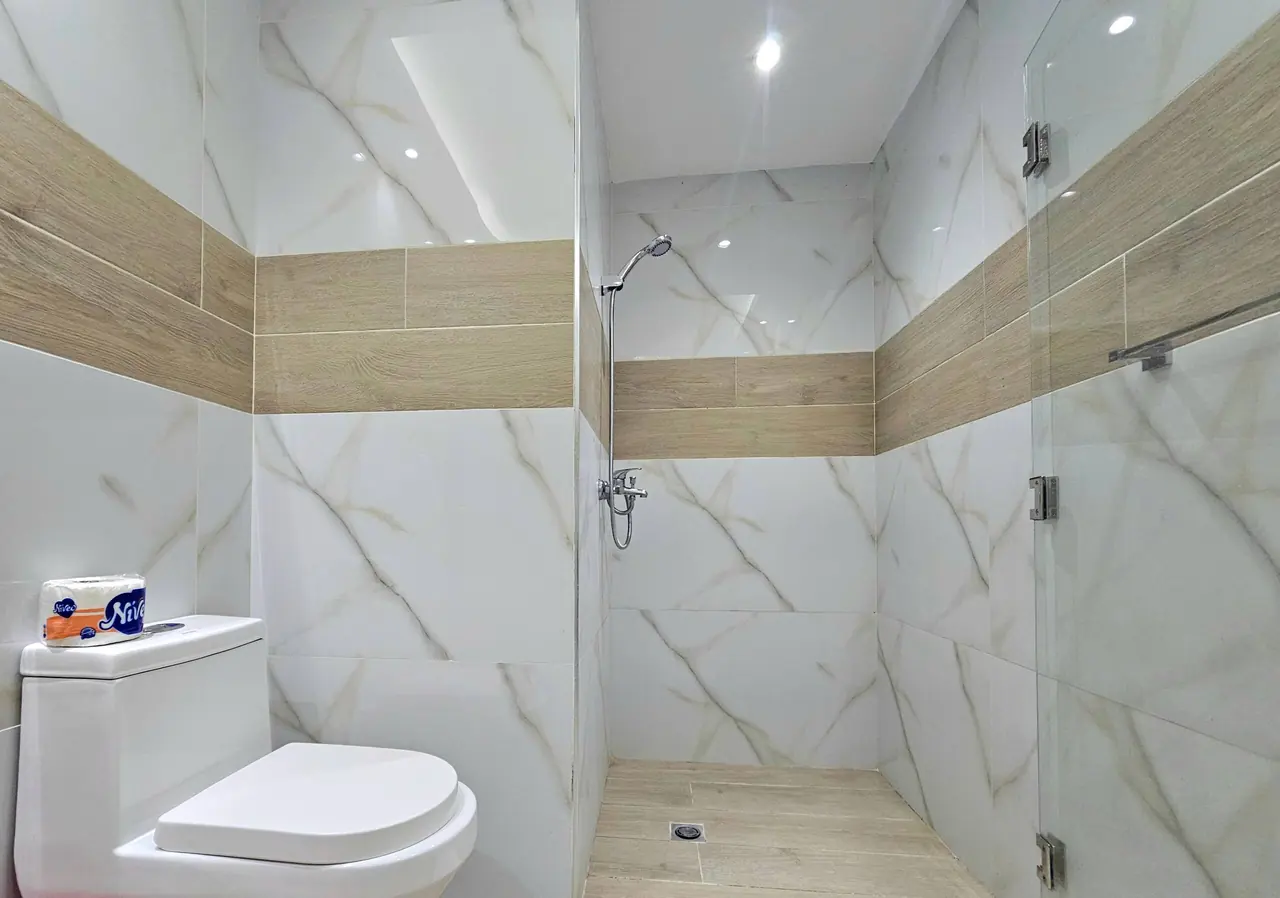 Alma, solo adultos: Baños