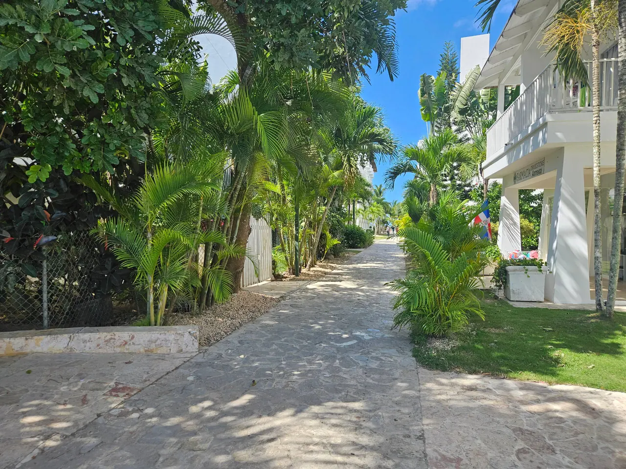 Alma, solo adultos: Exterior