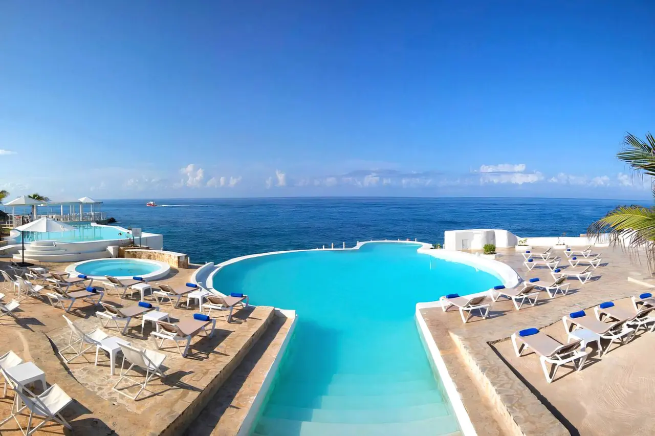 Alma, solo adultos: Piscina