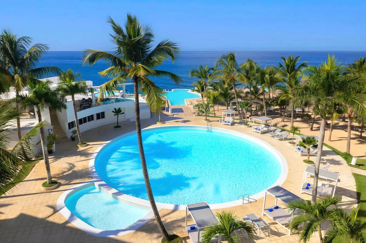Alma, solo adultos: Piscina
