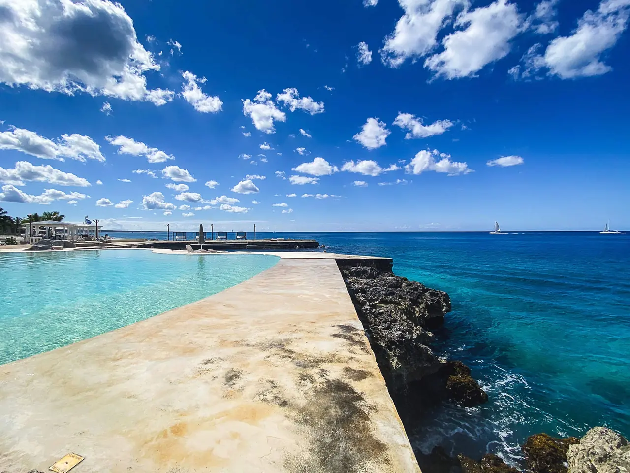 Beach Club Dominicus: Piscina