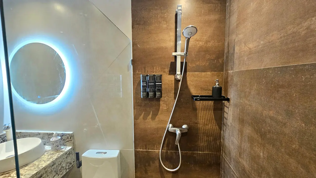 Cadaqués, vista al mar: Baños