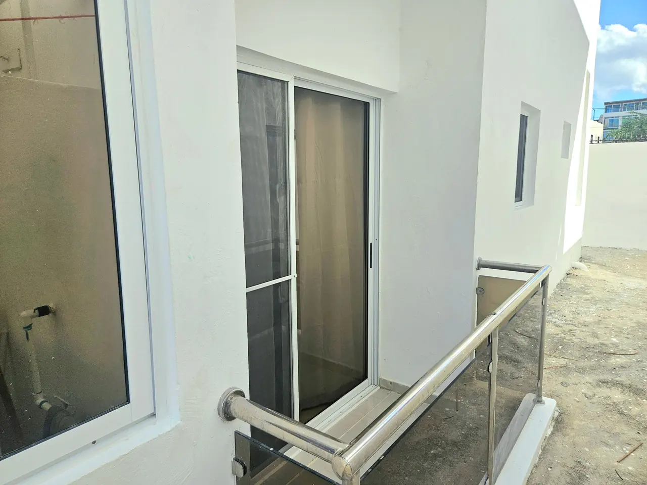 Chelsie: Exterior
