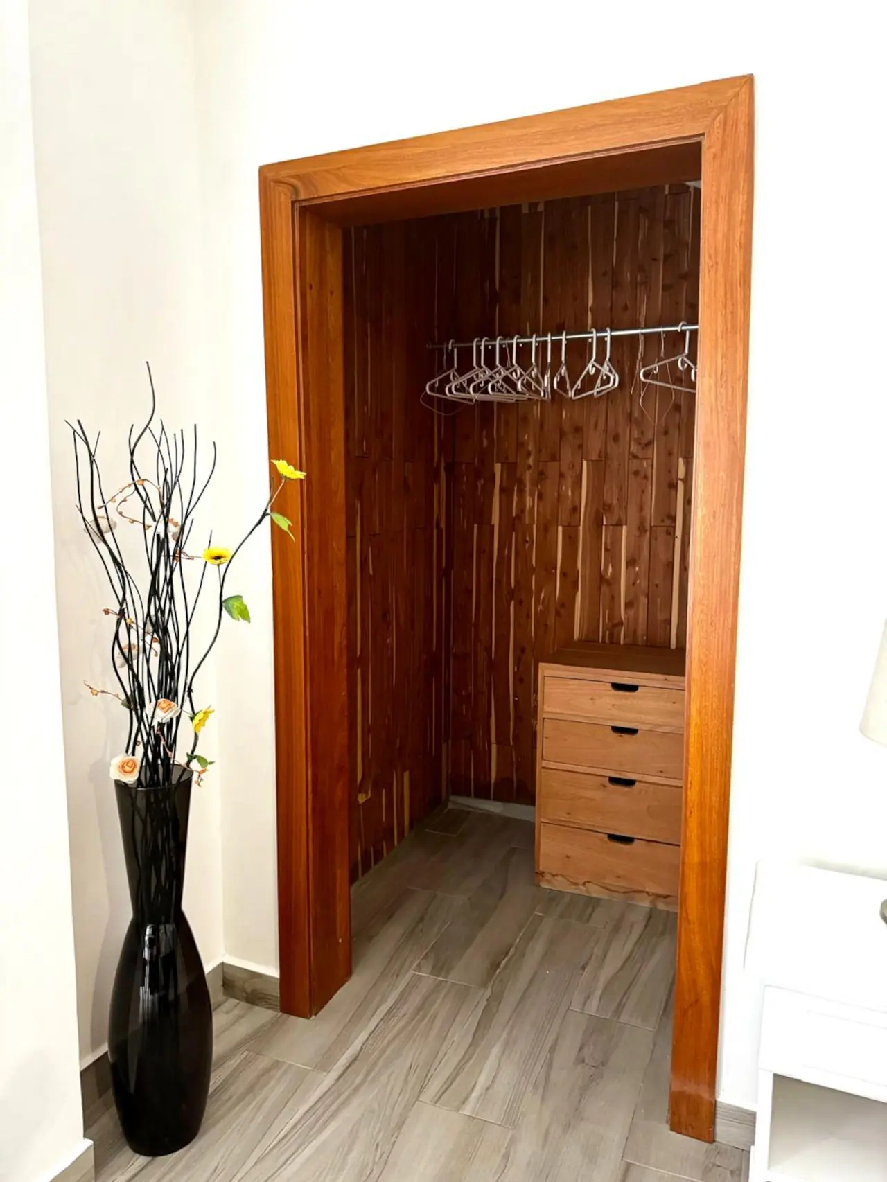Estudio con piscina y gimnasio: Dormitorios