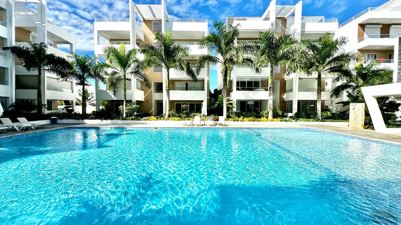 Estudio con piscina y gimnasio: Piscina