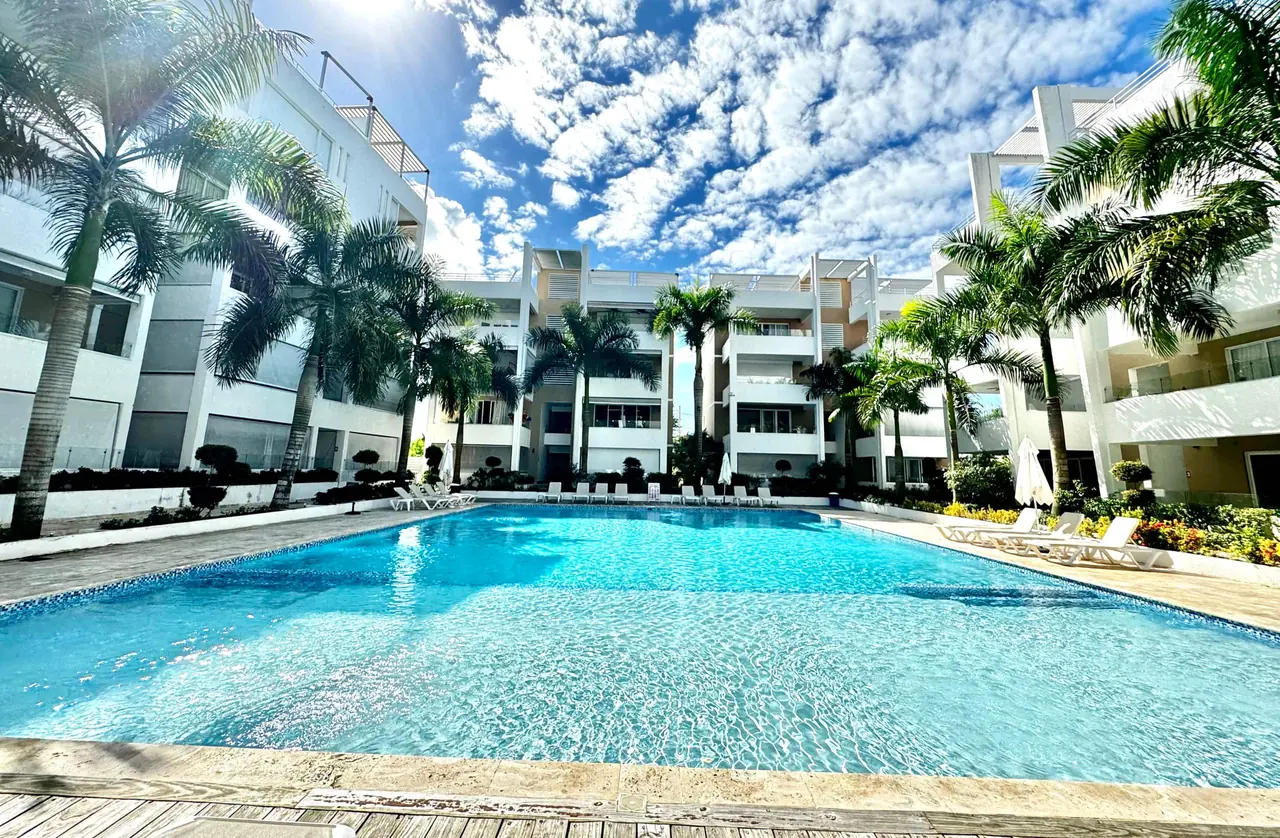 Estudio con piscina y gimnasio: Piscina