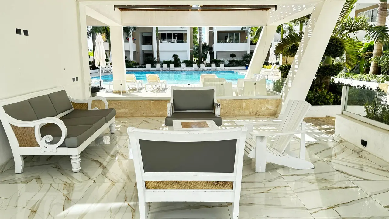 Estudio con piscina y gimnasio: Piscina