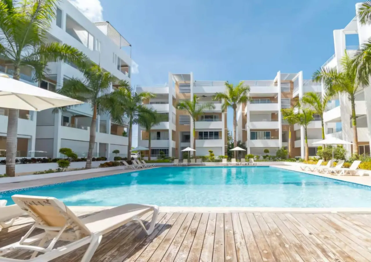 Estudio con piscina y gimnasio: Piscina