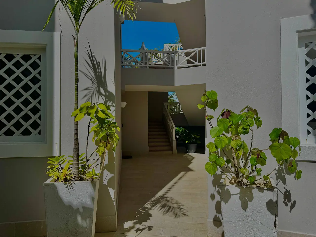 Tracadero Luxe: Exterior