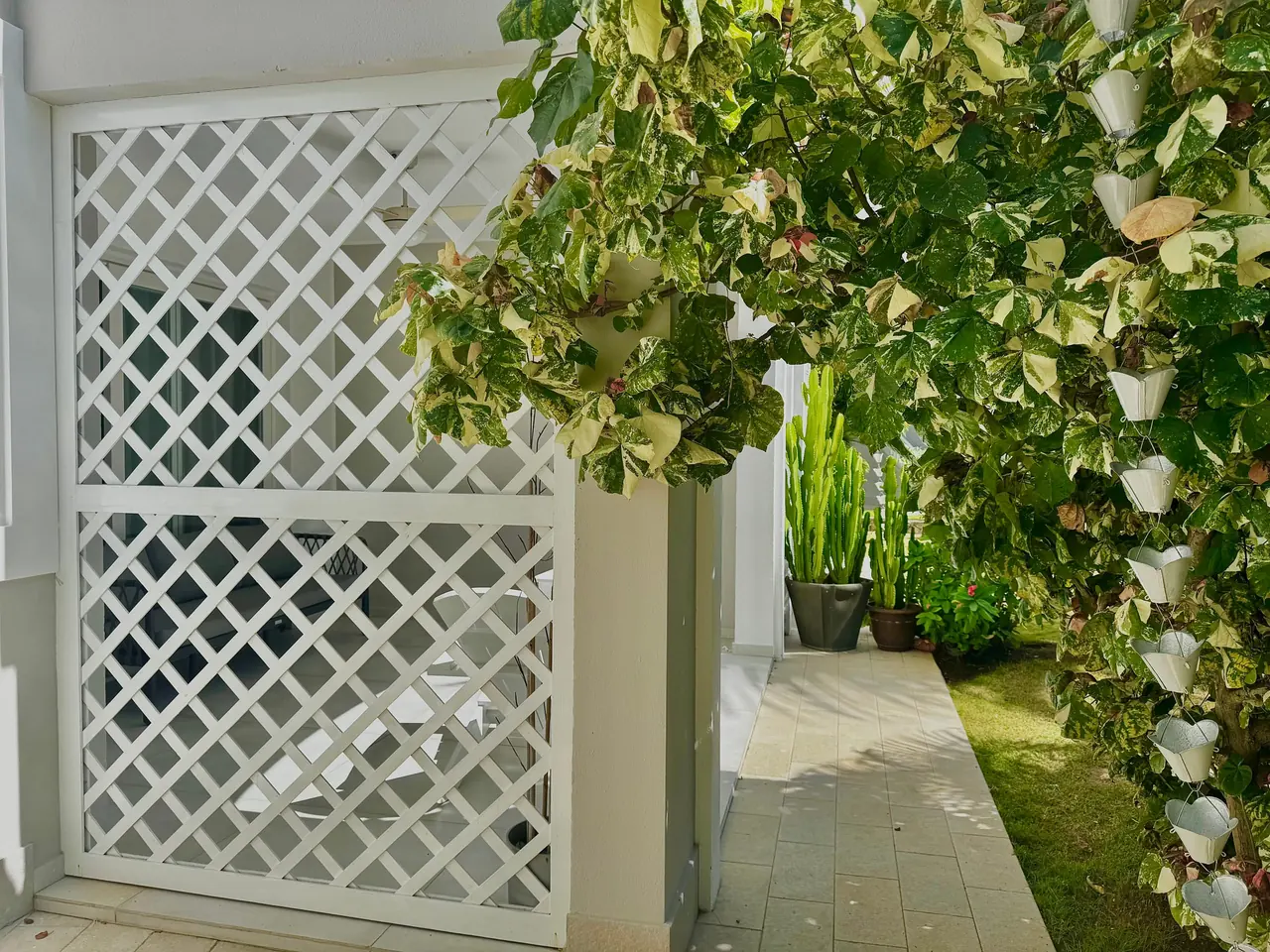 Tracadero Luxe: Exterior