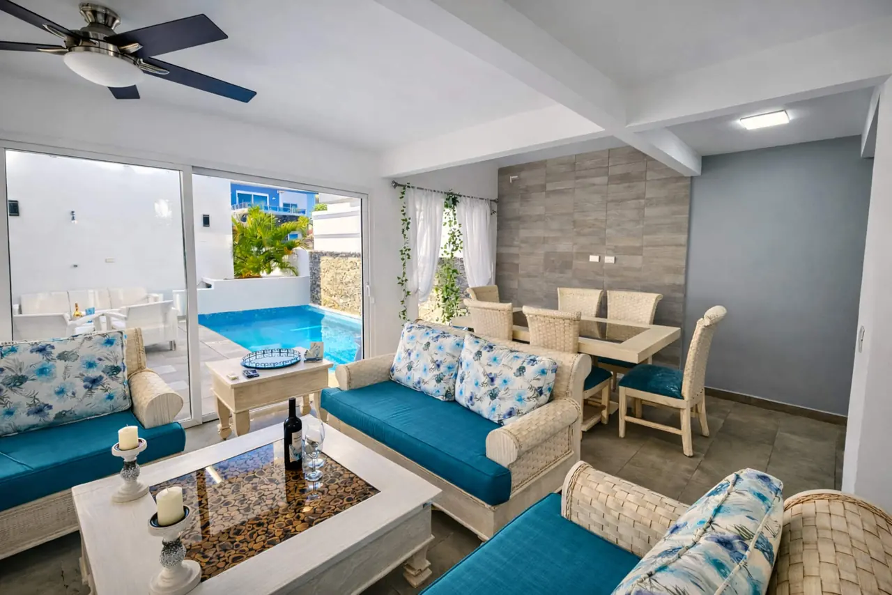 Villa con piscina privada: Salón