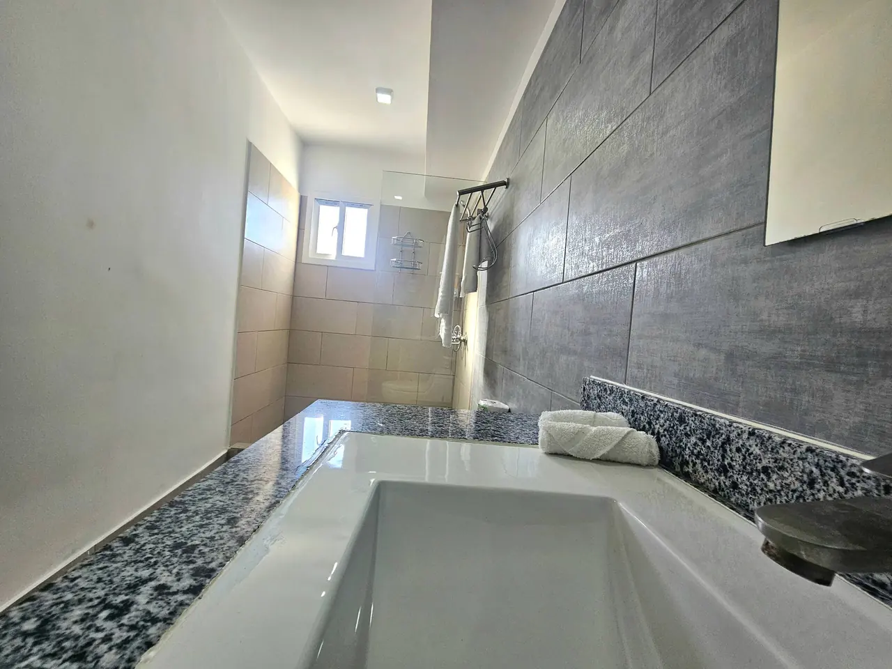 Villa con piscina privada: Baños