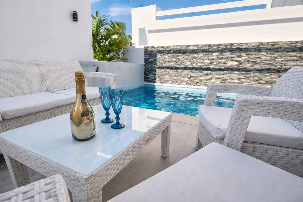 Villa con piscina privada: Piscina