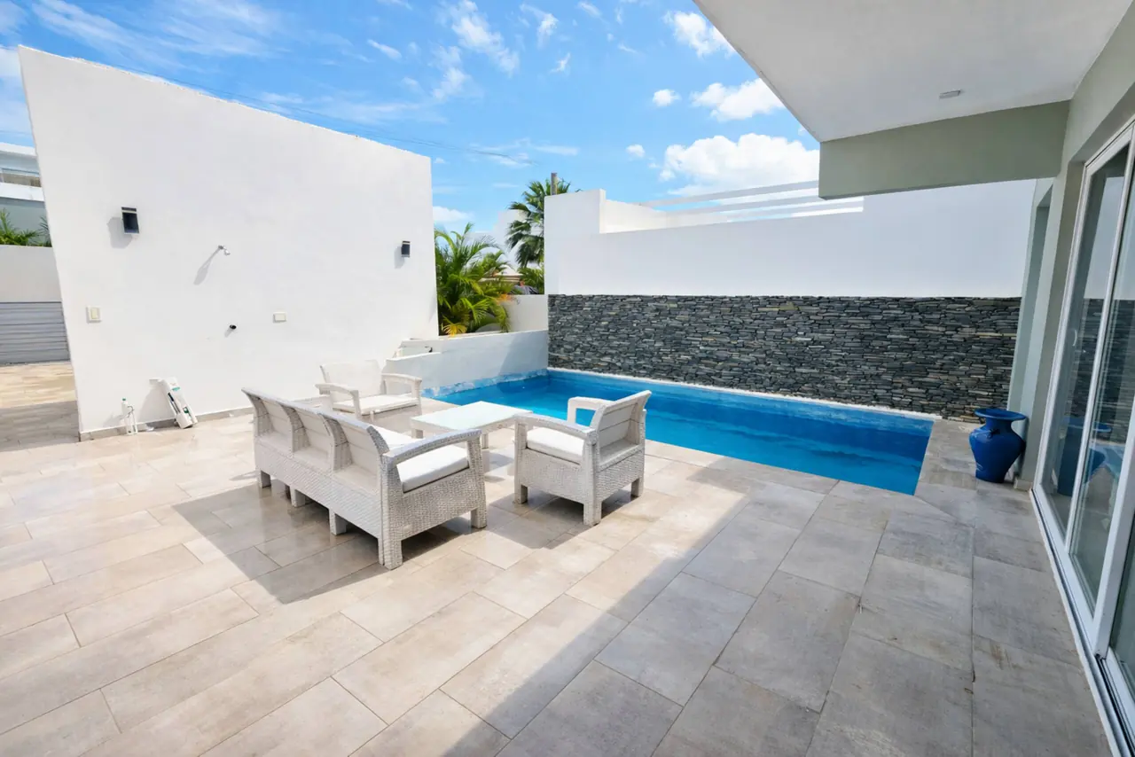 Villa con piscina privada: Piscina